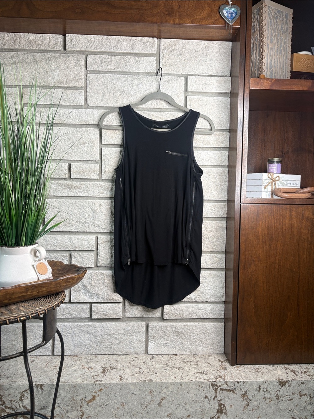Women's Black Sleeveless Zip-Detail Tank Top